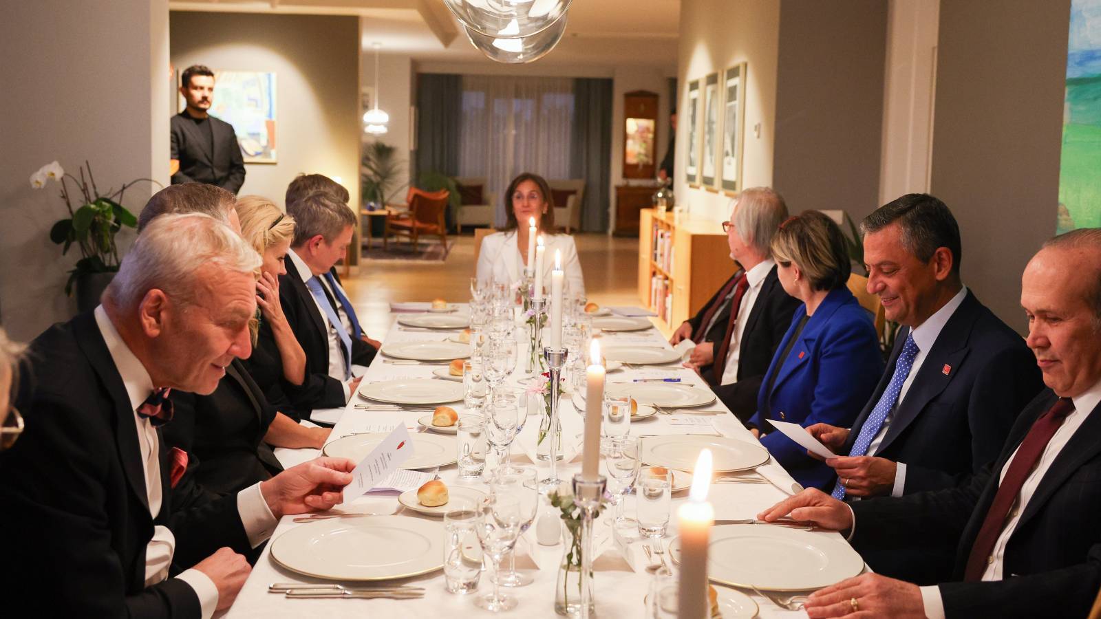 chp lideri ozel buyukelcilerle bir araya geldi 3VrZsFNK