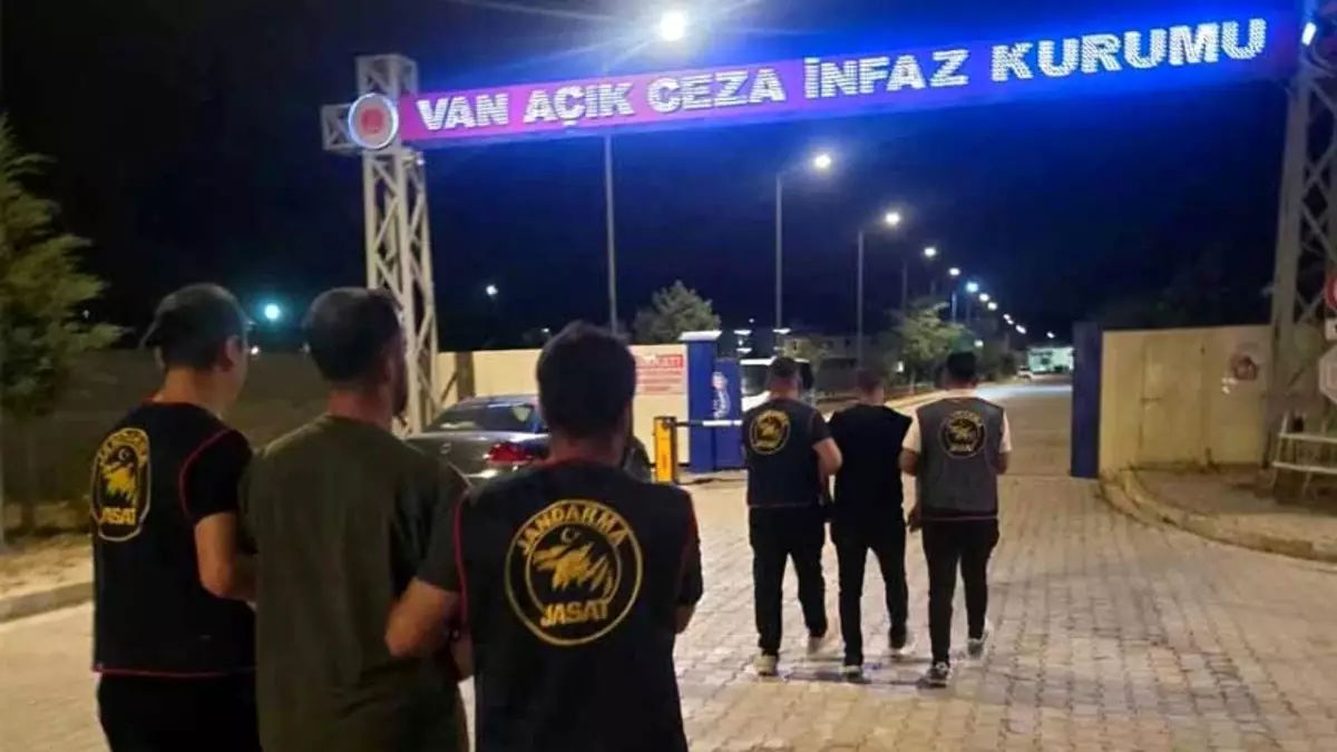 hakkaride 2 mahkum yakalandi EwGmaNiU