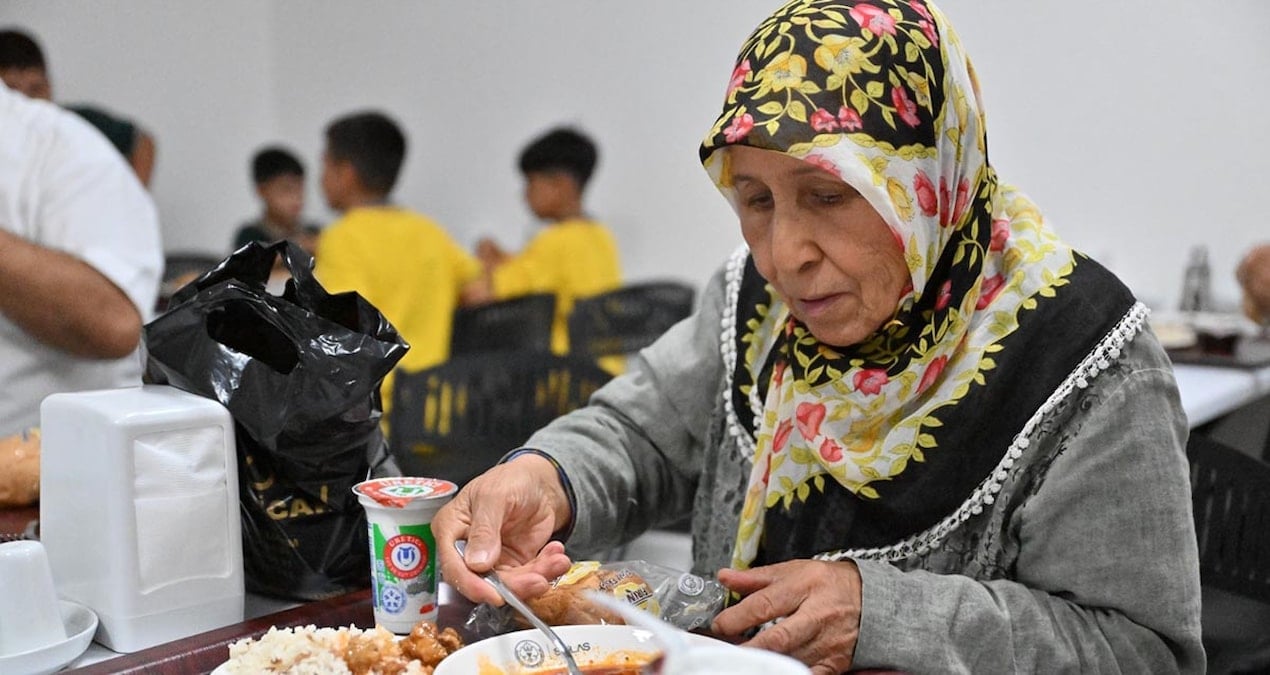 kent lokantasindan sonra sut urunleri icinde market acildi JjYOreKg