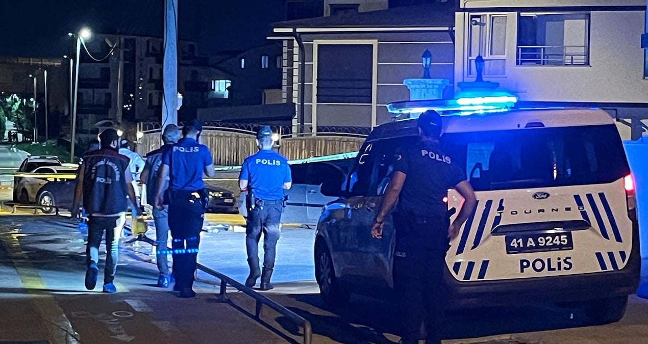 takintili eski sevgili dehset sacti 3 kisi oldu Y6a1Y3WK