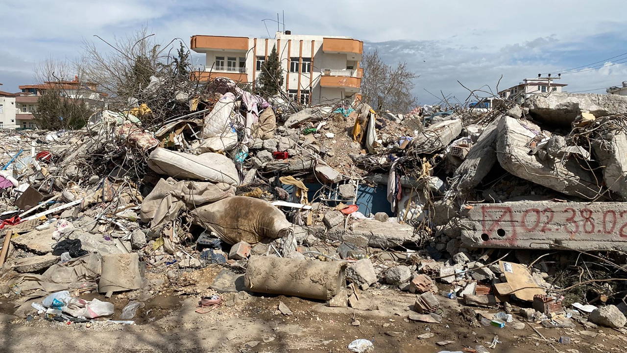 77 kisiye mezar olmustu akabe sitesi davasinin ilk durusmasi depremden bin 20 gun sonra gorulecek NCR5u325.jpg