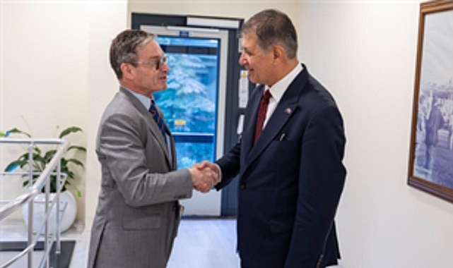 avustralya baskonsolosundan baskan tugaya ziyaret OBrLAD25.jpg