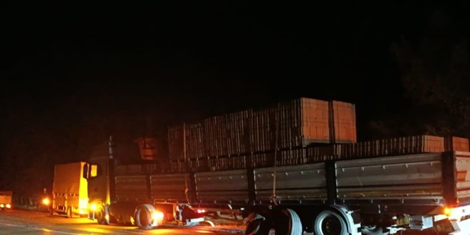 burdurda otomobille tirin carpistigi kazada 1 kisi oldu 9OwwuEW2.jpg