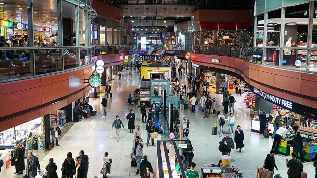 abdulkadir uraloglu havalimanlarinda 10 ayda 211 milyon yolcuya hizmet verildi plnfNssk.jpg