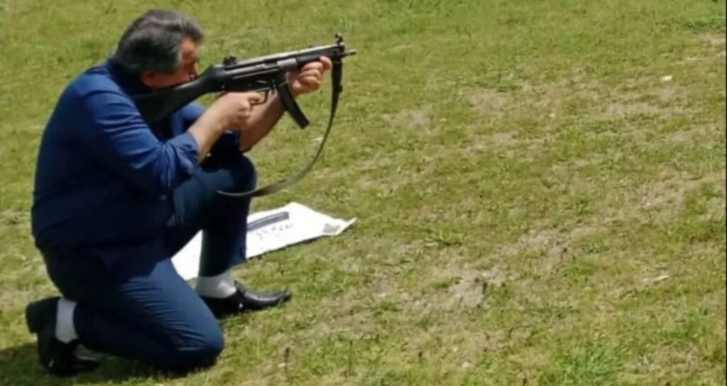 milli-egitim-muduru-musun-milli-savunma-bakani-mi-swiUuGYO