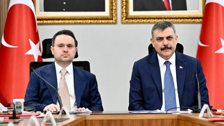 adalet-bakani-akin-gurlek-ile-icisleri-bakani-ciftci-bir-araya-geldi-HwcZDfnT