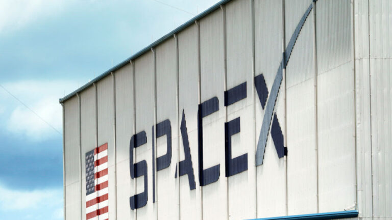 spacexten-55-milyar-dolarlik-cip-hamlesi-TfWwrxGj